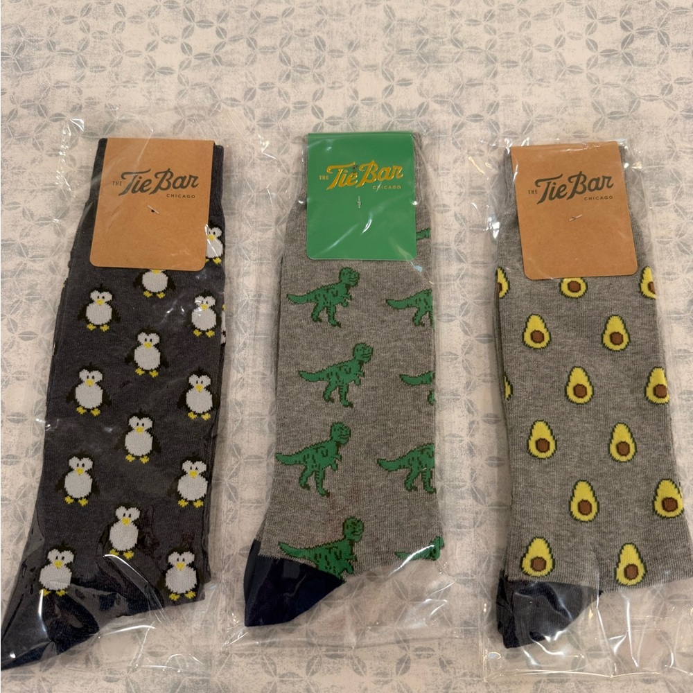 The Tie Bar Men's Novelty Crew Socks - Penguin, Dinosaur & Avocado (Gray)